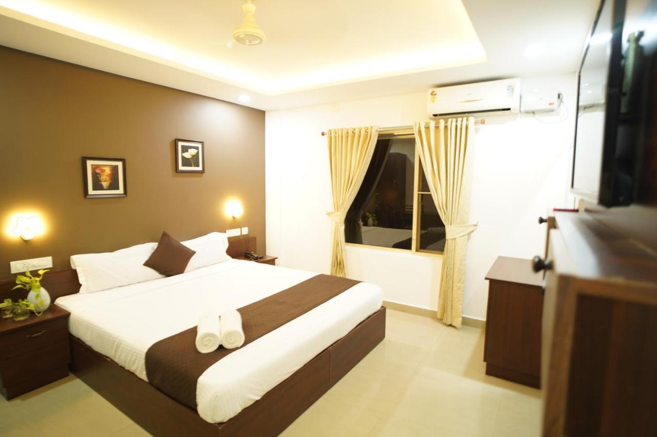 North Centre Hotel Kochi Exterior foto