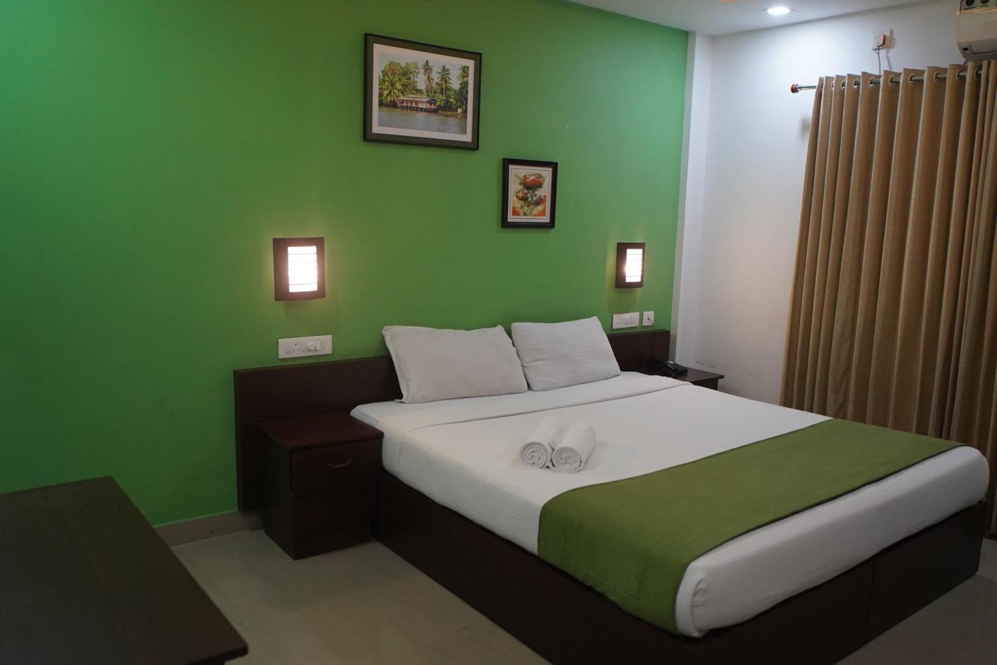 North Centre Hotel Kochi Exterior foto