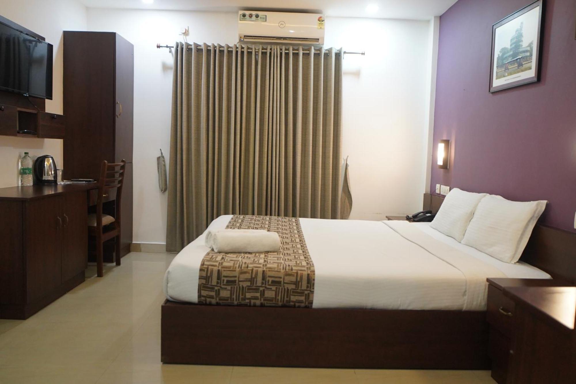 North Centre Hotel Kochi Exterior foto